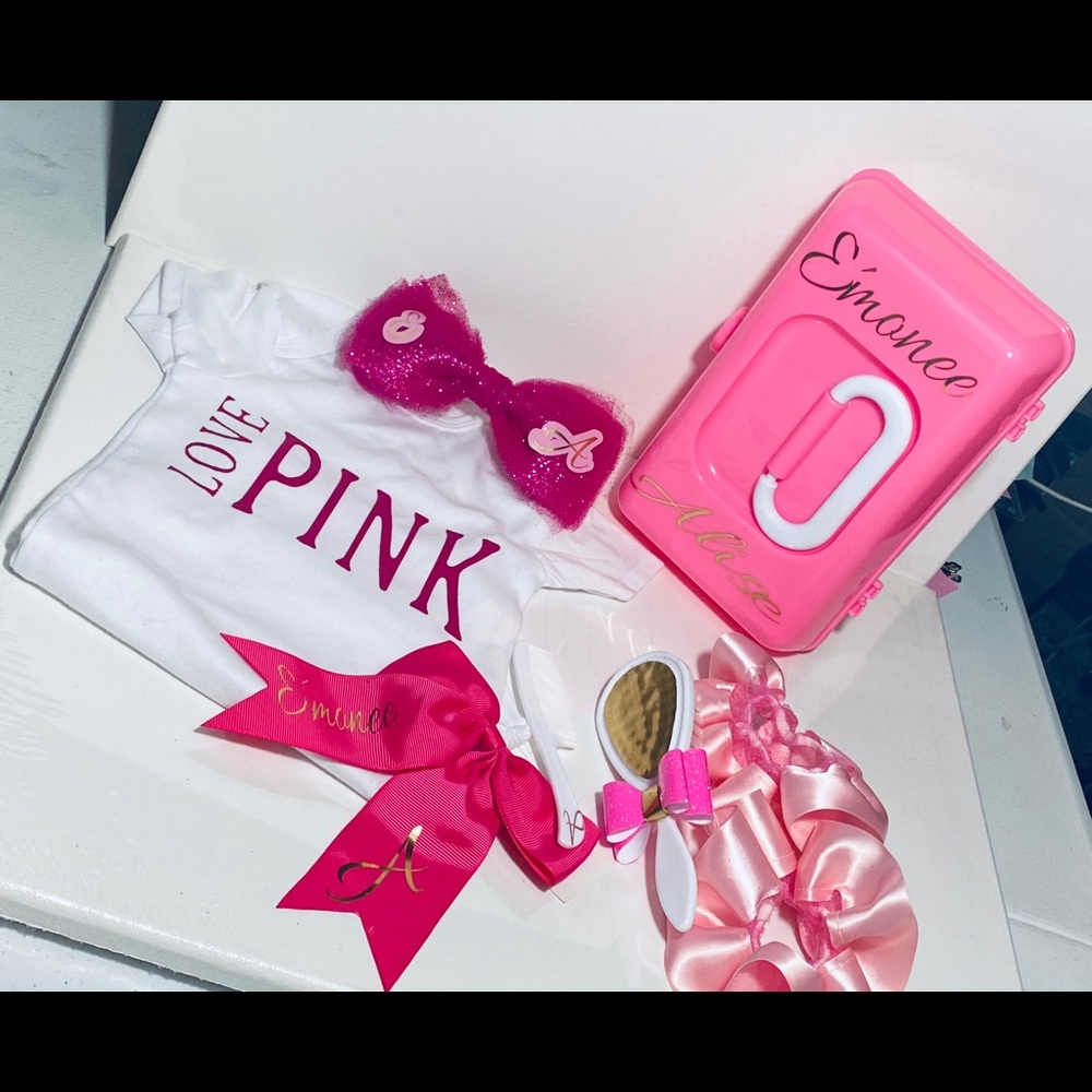 Customized little girl’s “ Hairbow box” gift set.